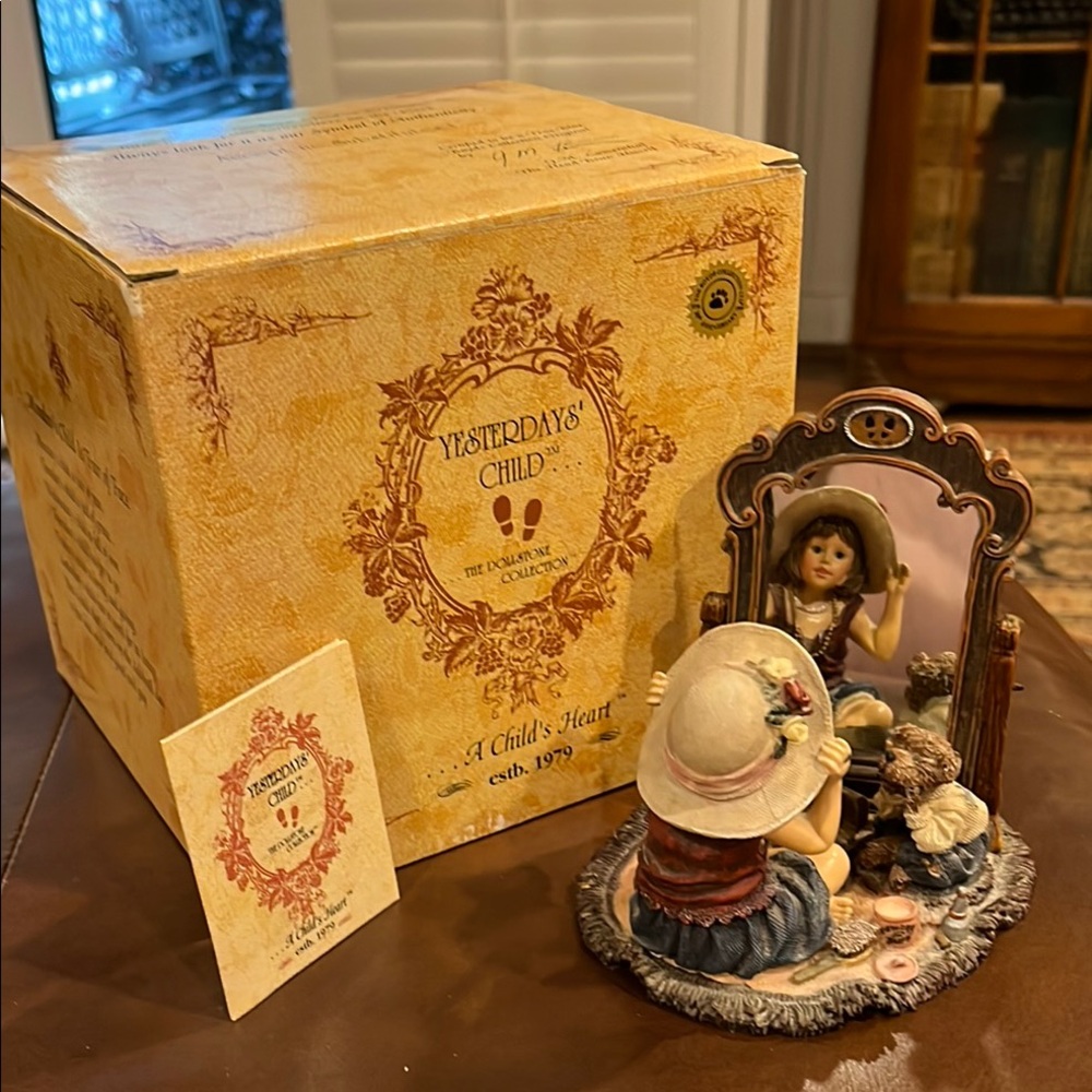 Boyds Bears Brown and Cream Decor Accent